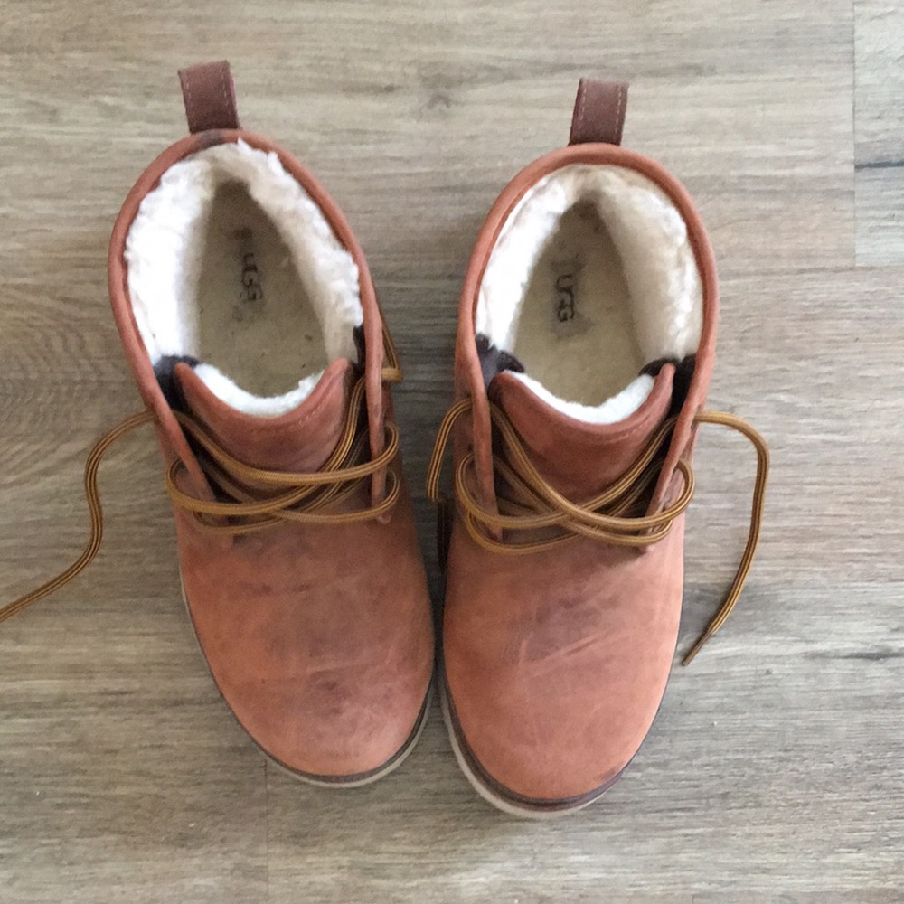 UGG mens boots with fur lining inside. Size 10.